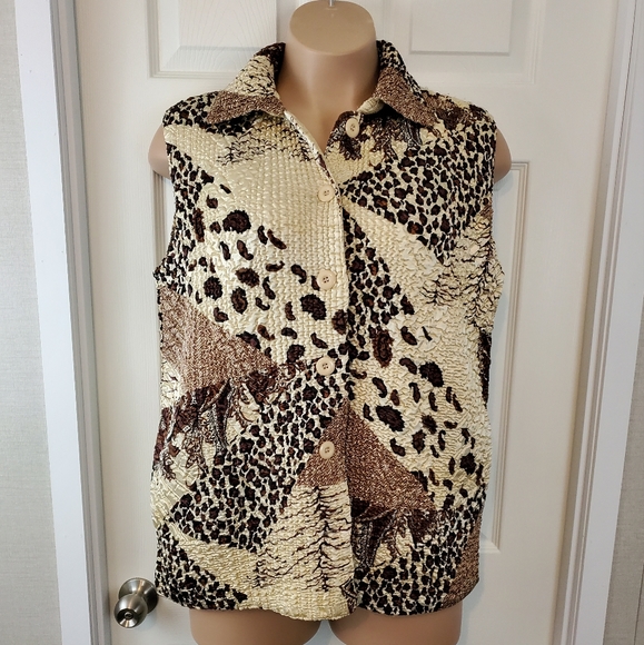 ABC Collection Animal Print Vest - Picture 1 of 8